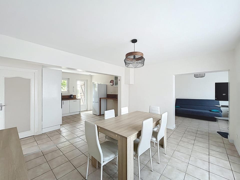 Living room, Area and facilities