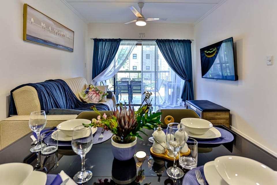 Communal lounge/ TV room, Dining area
