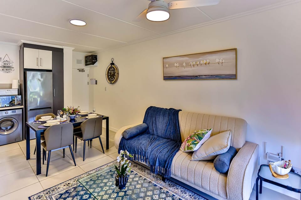 Communal lounge/ TV room, Dining area