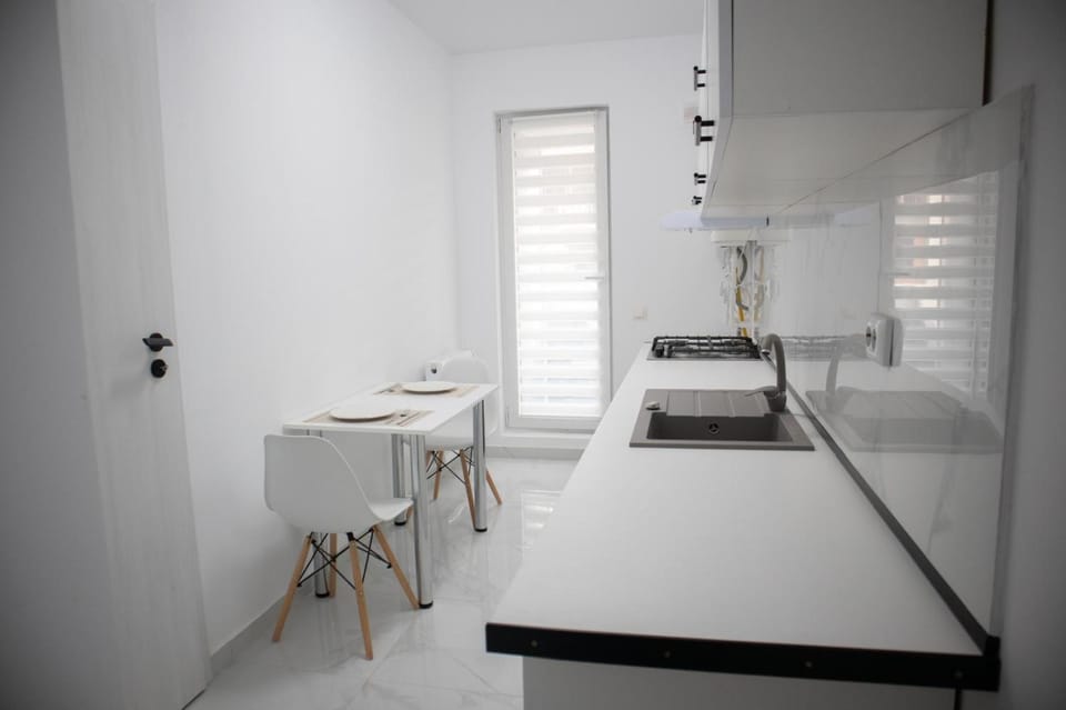 Garsonieră Studio Militari Residence Apartment in Bucharest