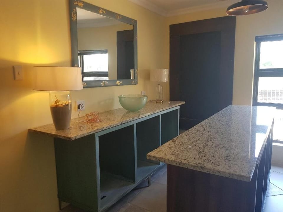 4th On Boundary Apartment in Cape Town