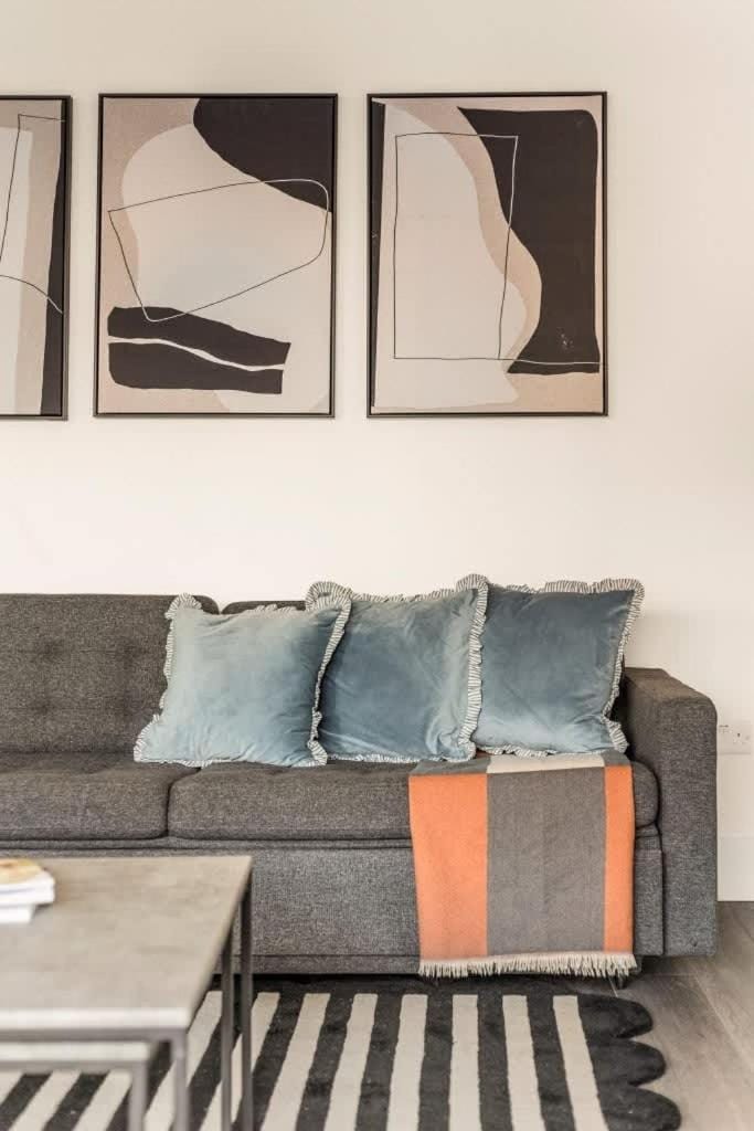 Modern 1 Bed close to Brick Lane Apartment in London