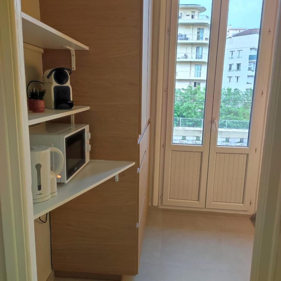 Les Vignes - Studio 25m2, Clim, Parking, proche centre ville et transport Apartment in Antibes