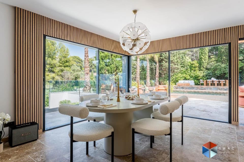 Patio, Day, Garden, Living room, Seating area, Dining area, Garden view