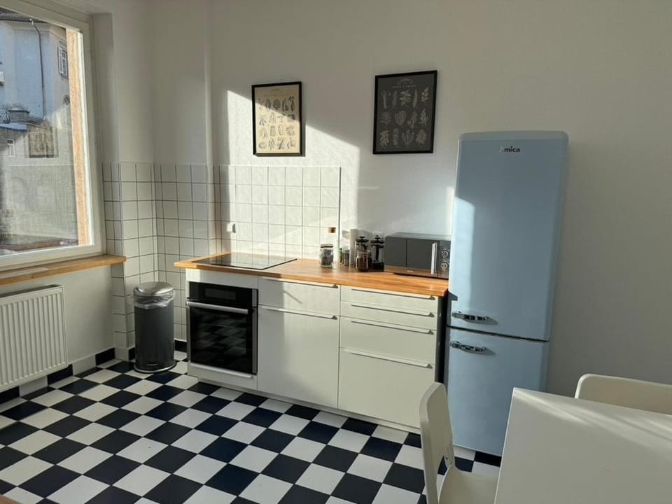 Kitchen or kitchenette, oven, stove