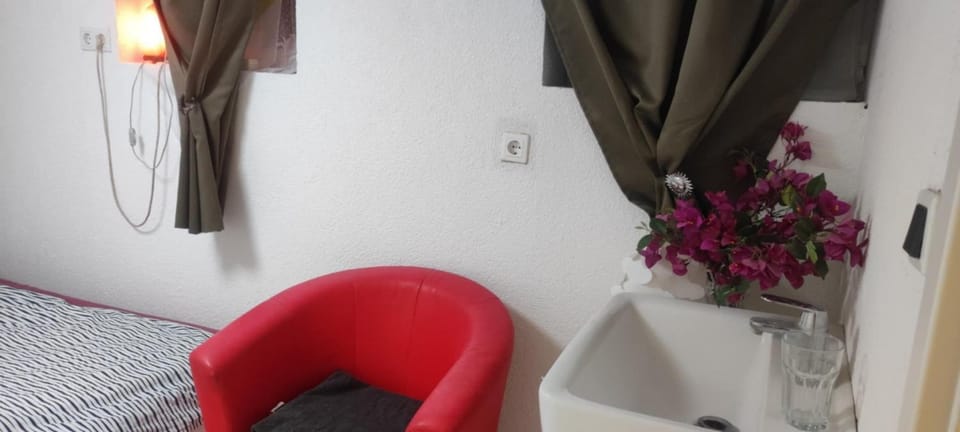 Einzelne Zimmer mit Gemeinschaft Dusche Apartment in Mainz