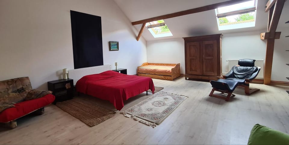 Bed, Photo of the whole room, Bedroom