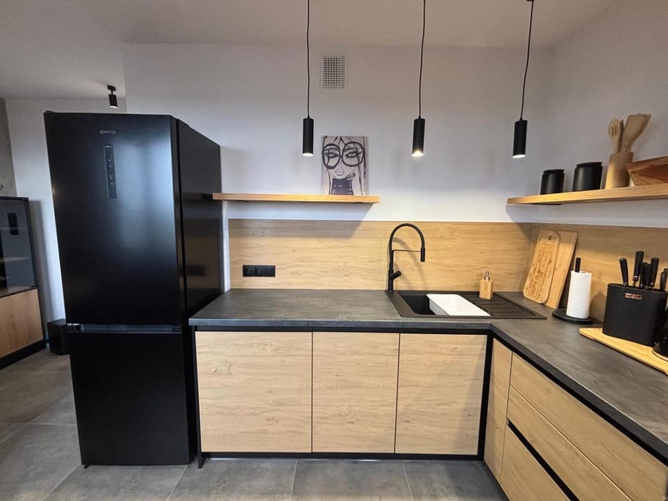 Coffee/tea facilities, Kitchen or kitchenette, dishwasher, stove