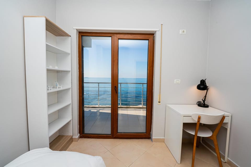 Bed, Natural landscape, Photo of the whole room, Bedroom, Sea view