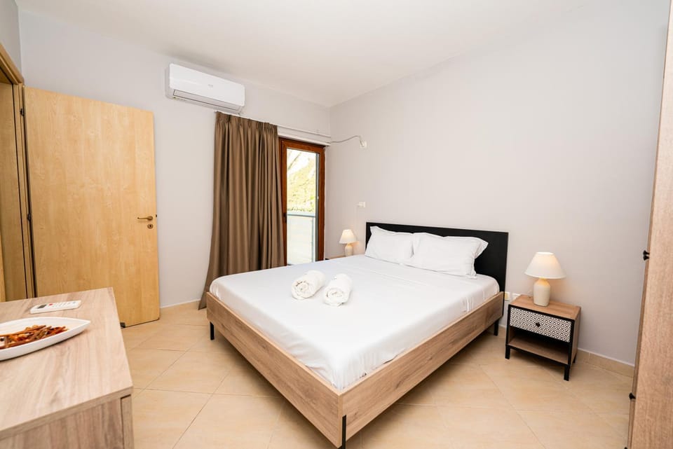 Bed, Photo of the whole room, Bedroom, towels, wardrobe, air conditioner