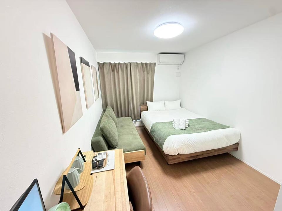 Bed, Seating area, Bedroom