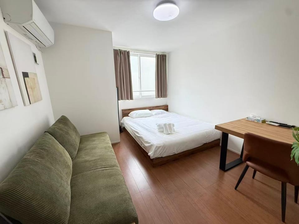 Bed, Seating area, Bedroom