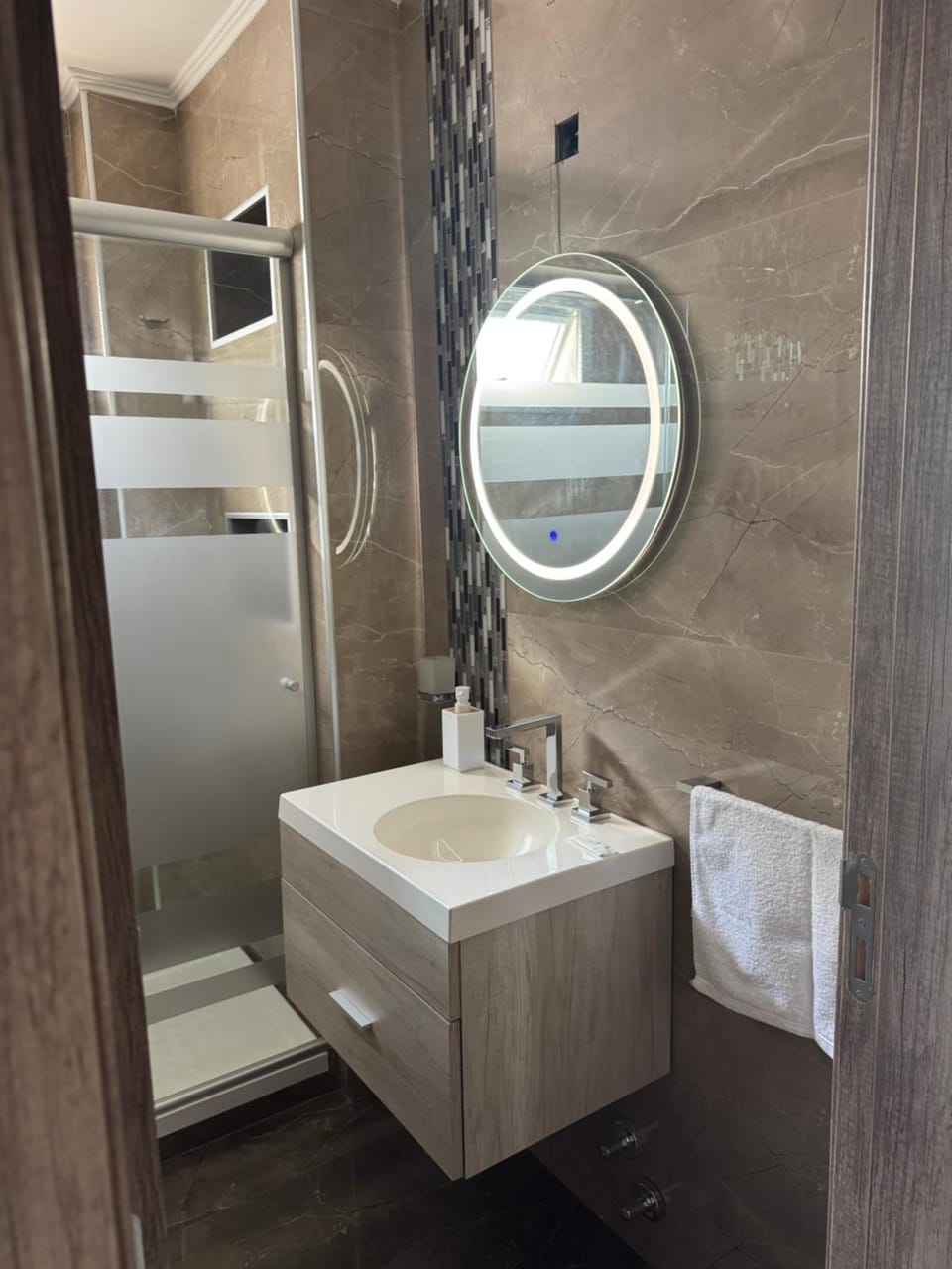 Shower, towels