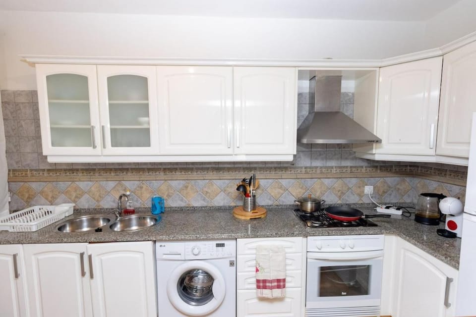 Varanda na Rua Pedonal, AC, 2min da Praia Apartment in Santa Maria