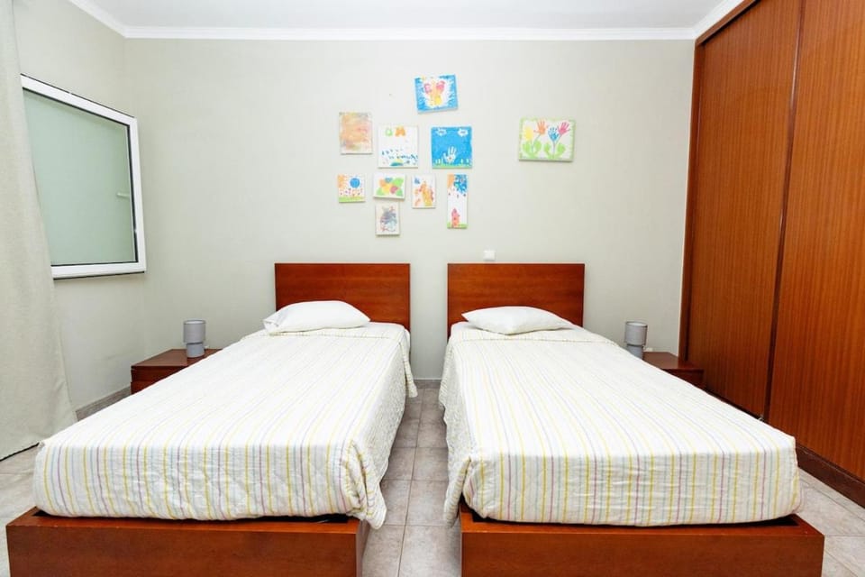 Varanda na Rua Pedonal, AC, 2min da Praia Apartment in Santa Maria