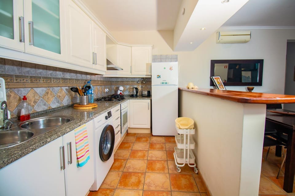 Varanda na Rua Pedonal, AC, 2min da Praia Apartment in Santa Maria