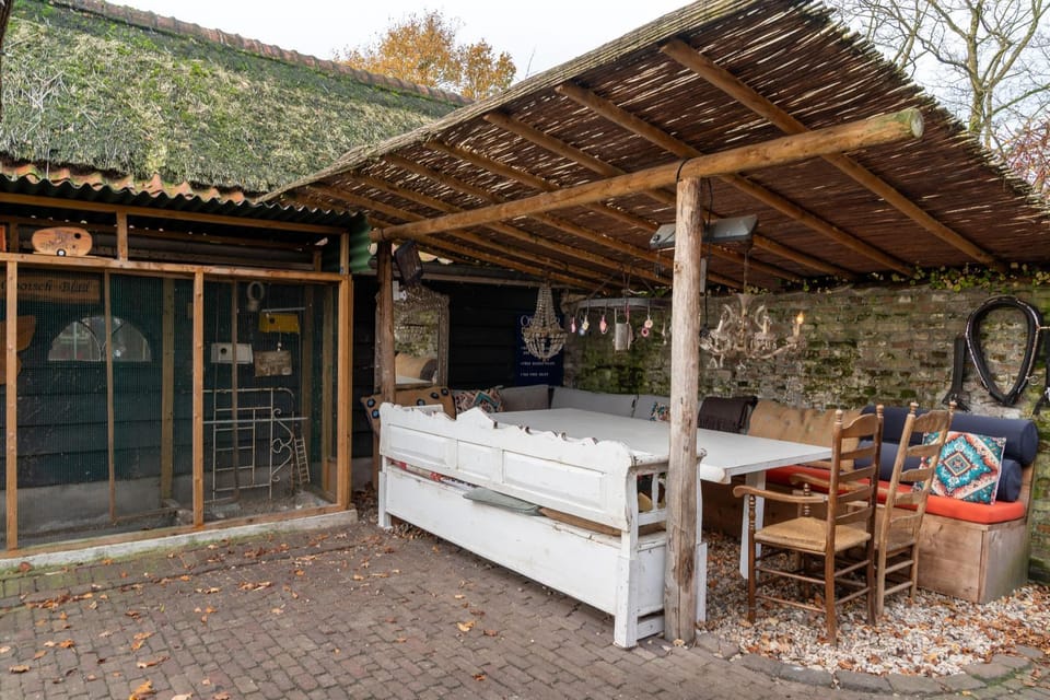 Garden, Seating area