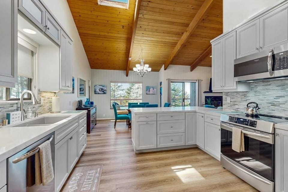 Sea Raven House in Gualala