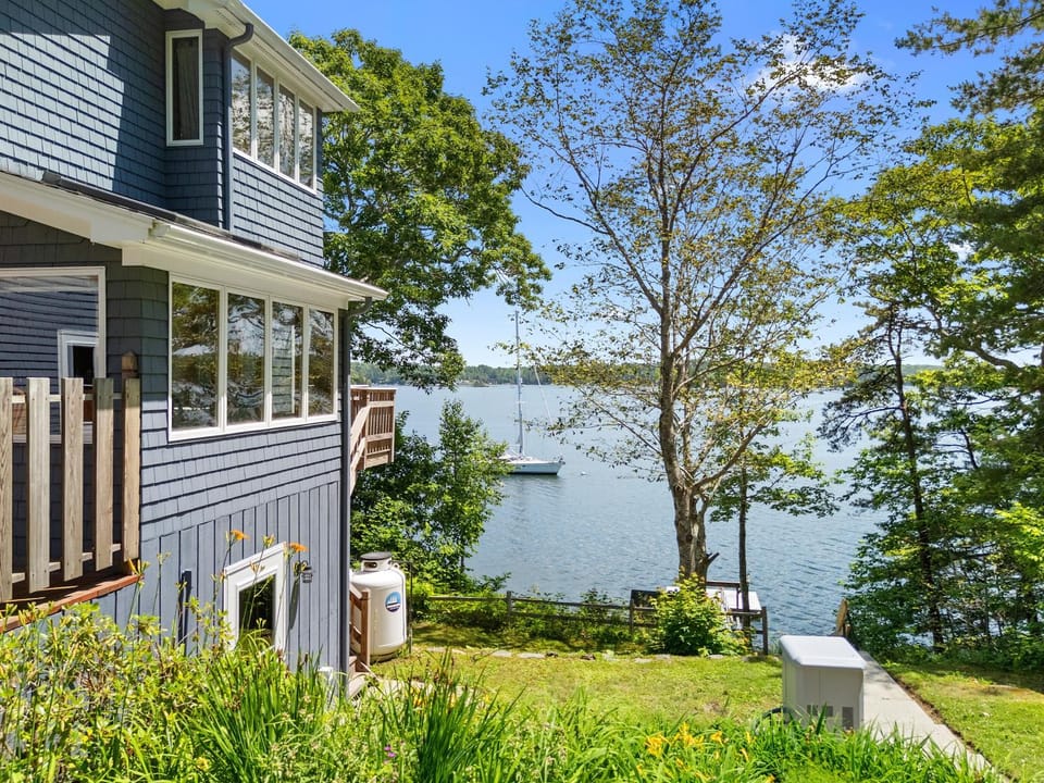 Property building, Nearby landmark, Day, Natural landscape, Activities, Lake view, River view