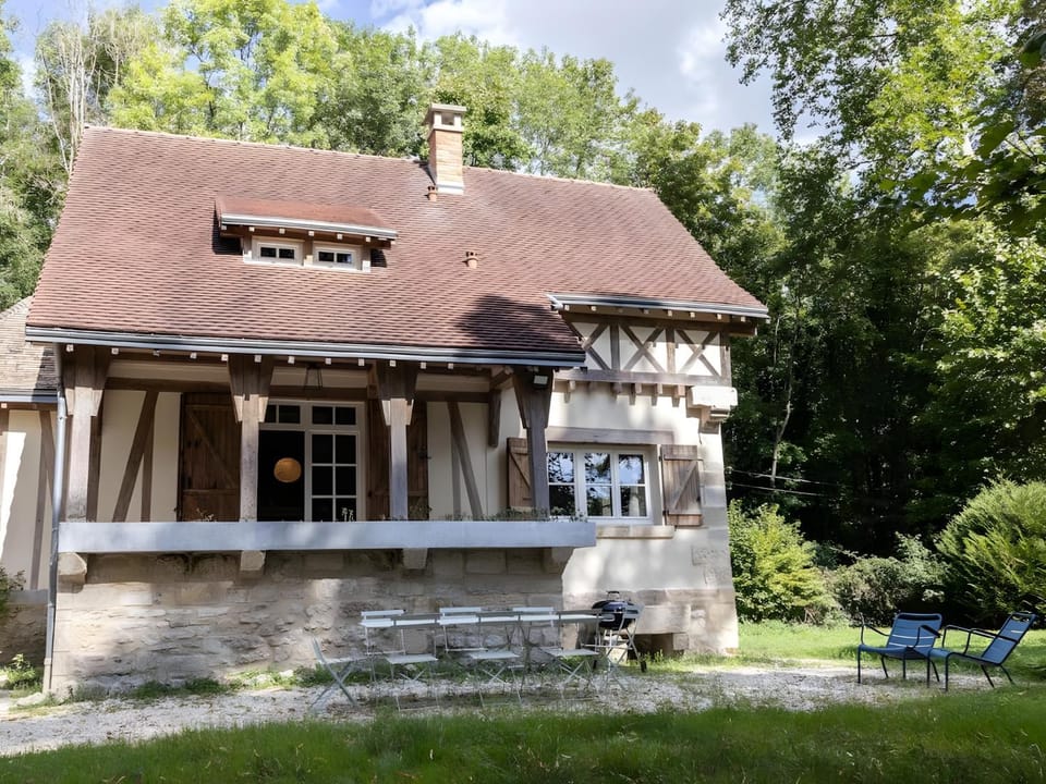 Property building, Day, Garden