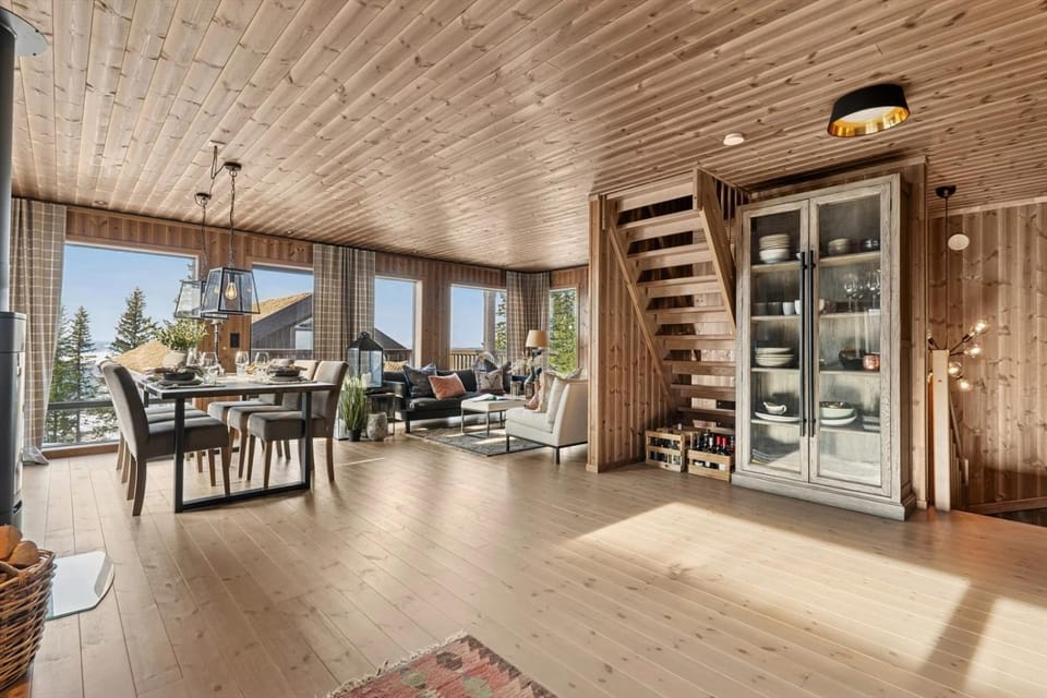 Living room, Seating area, Dining area