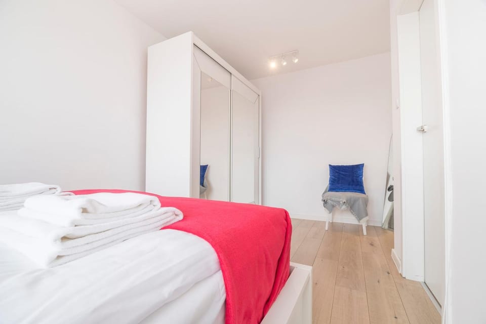 Bed, Photo of the whole room, Bedroom, wardrobe