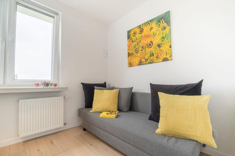Living room, Seating area, internet