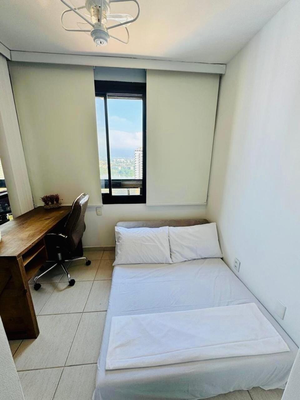 Bed, Photo of the whole room, Bedroom, Area and facilities