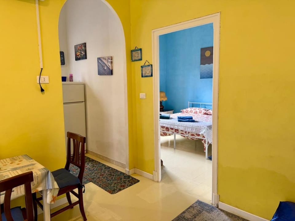 Bed, Living room, Photo of the whole room, Seating area, Dining area, Bedroom