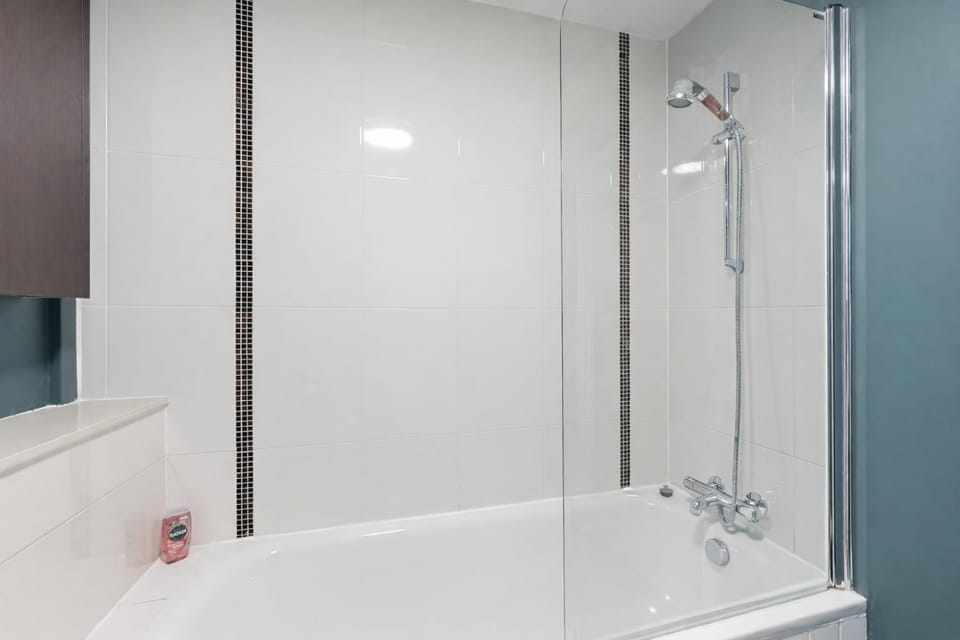 Shower, Bath