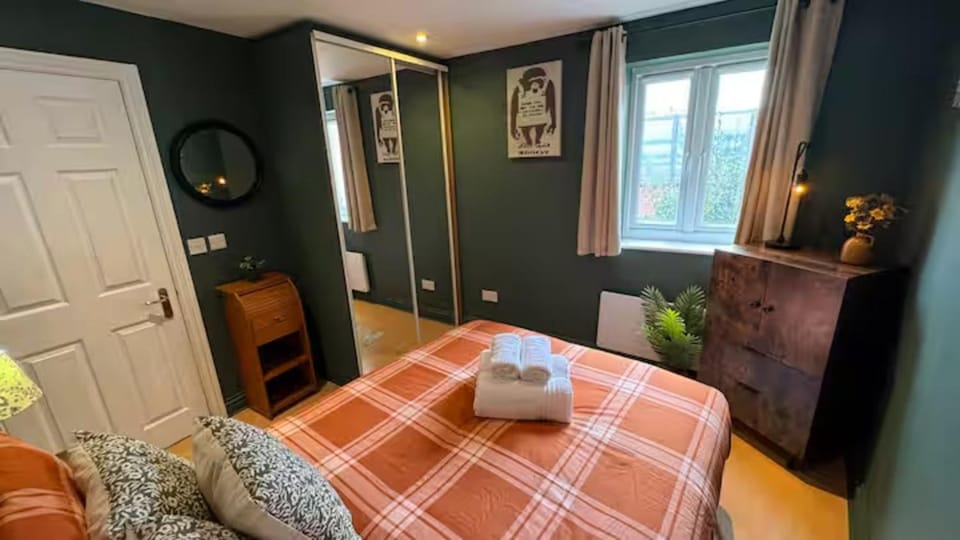 Bed, Bedroom, wardrobe