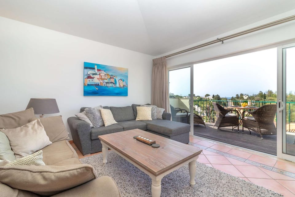 Townhouse 12 with amazing sea views House in Ferragudo