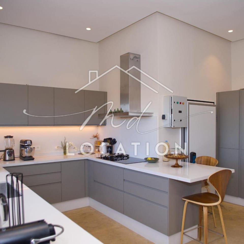 Coffee/tea facilities, Kitchen or kitchenette, Dining area, dishwasher, oven, stove, toaster