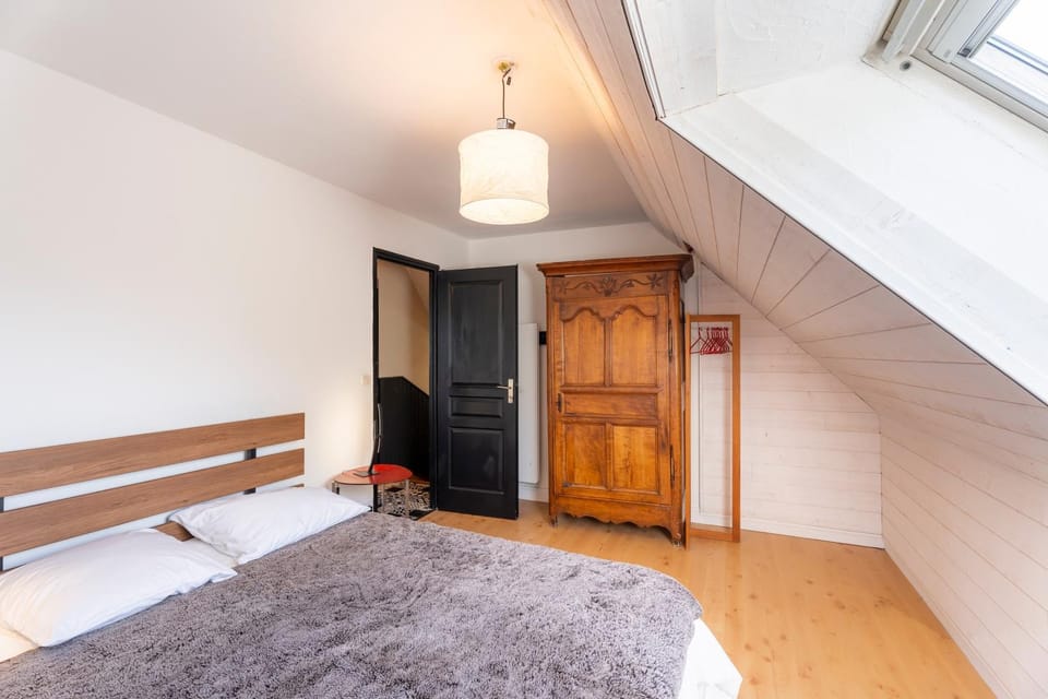Bed, Bedroom