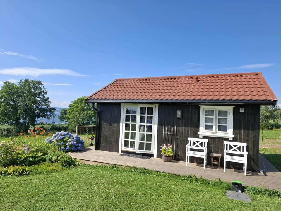 Lovely tiny house with a dream view ! House in Viken, Norway
