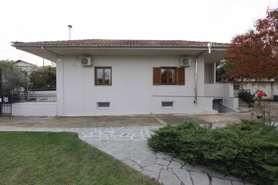 Avlos Luxury Home-NEW! 5 Min to Ctr House in Ioannina
