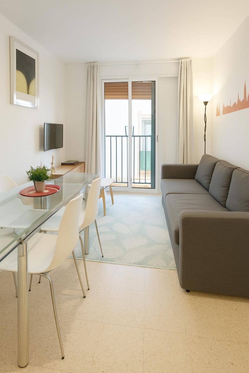 TV and multimedia, Living room, Seating area, Dining area