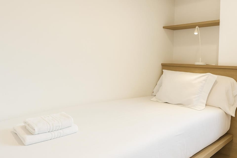Bed, Photo of the whole room, Bedroom, towels