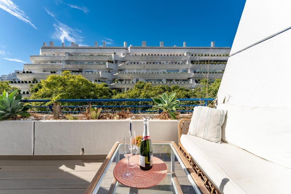 Property building, Day, View (from property/room), Balcony/Terrace, Balcony/Terrace, Dining area
