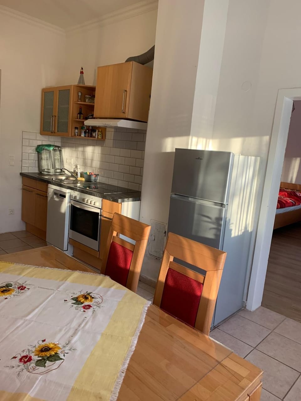 Kitchen or kitchenette, Dining area, oven, stove