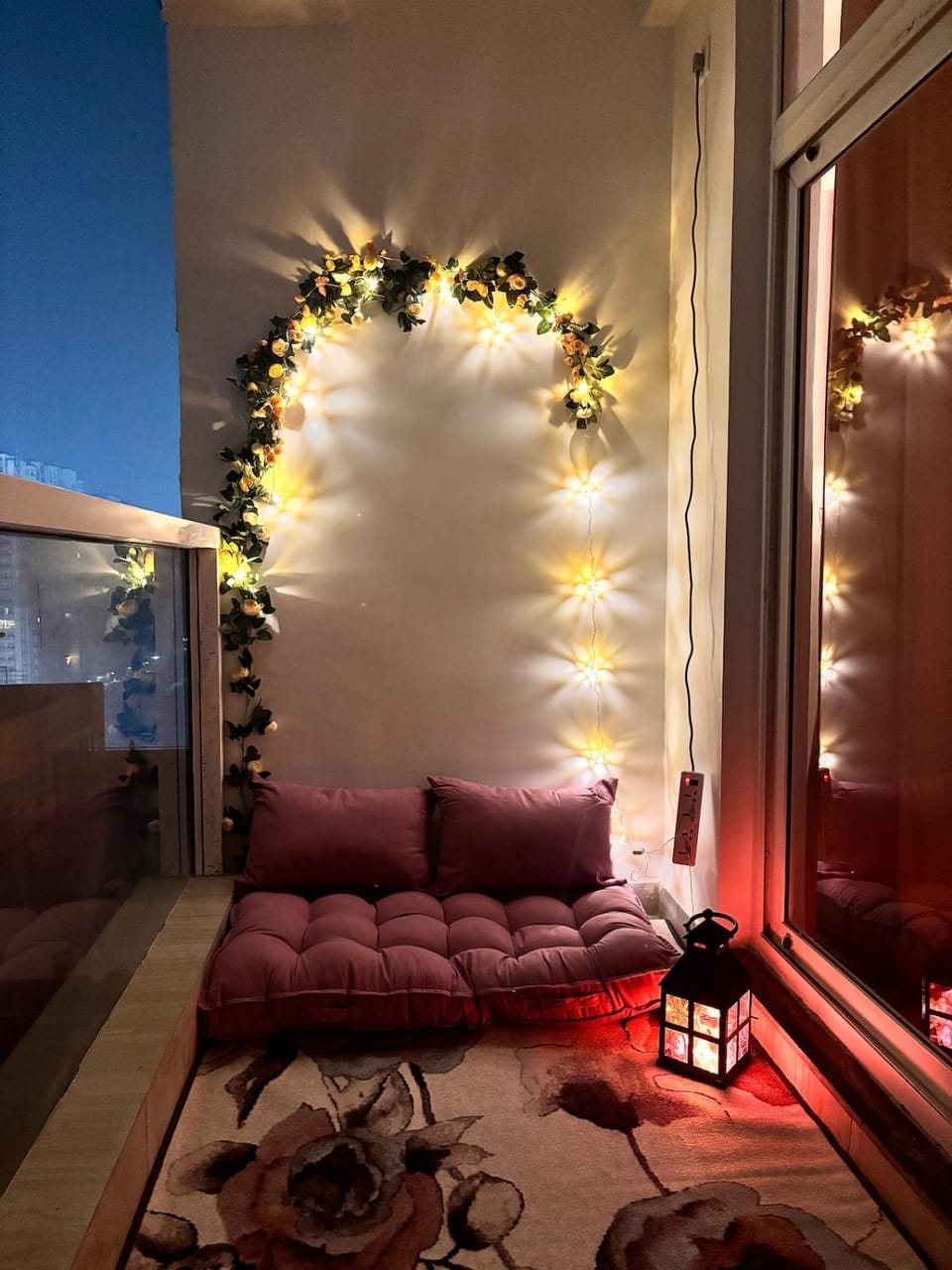 Paris Style Luxe Apartment In The Heart Of Noida Apartment in Noida