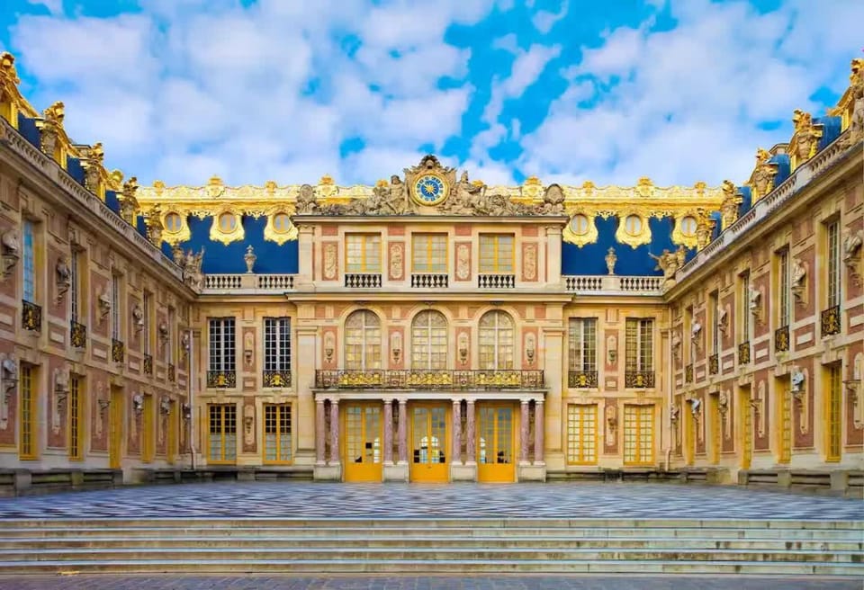 Before making request, read my profile host at bottom of page # House, garden, Eiffel Tower, Palace of Versailles Apartment in Saint-Cloud