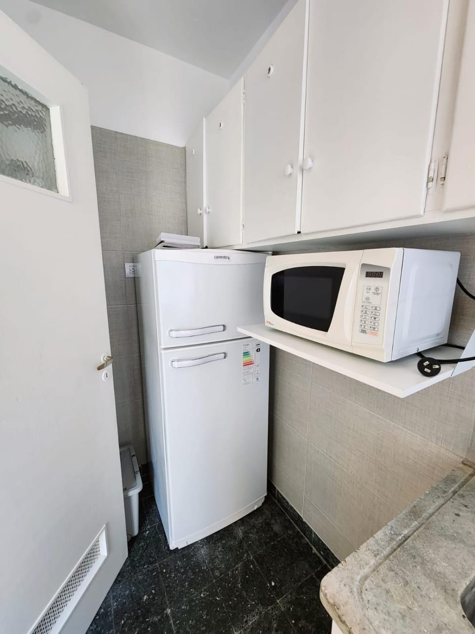 microwave, kitchen