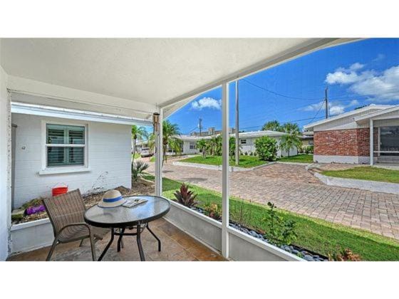Coastal Comfort Steps from Crescent Beach Paradise - Aloha Kai #63 - Roelens House in Siesta Beach