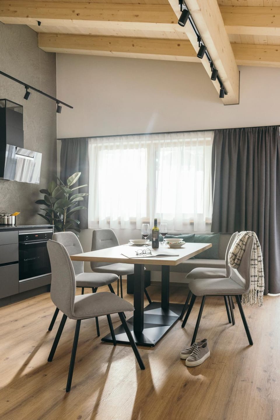 Kitchen or kitchenette, Dining area, kitchen