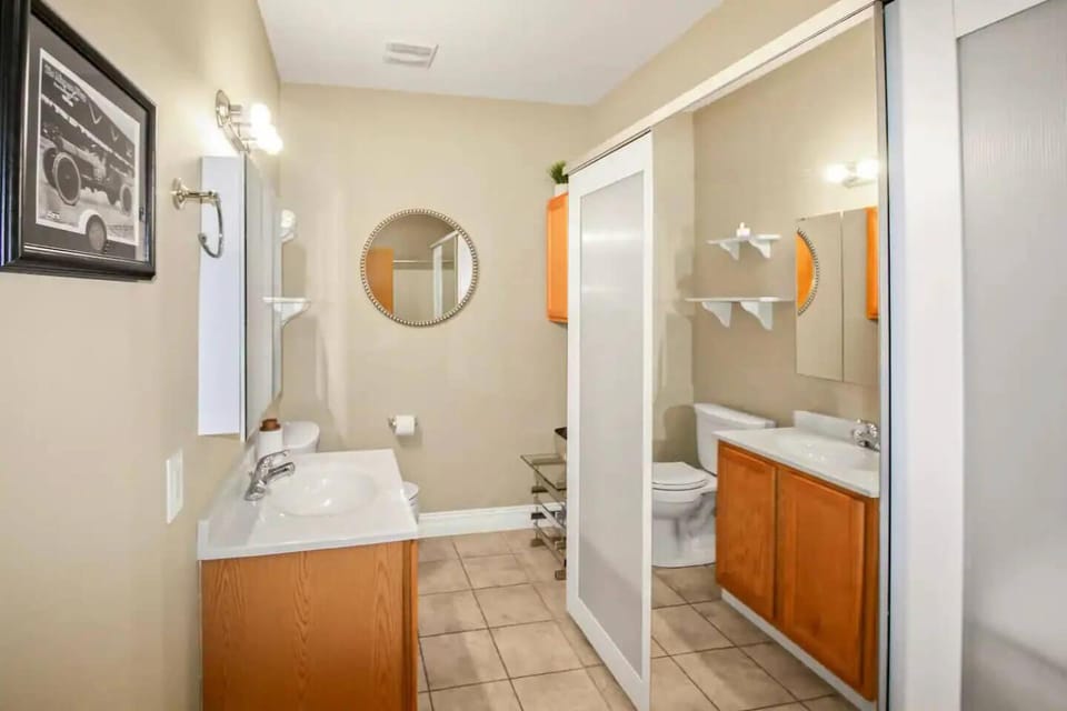 Toilet, Bathroom