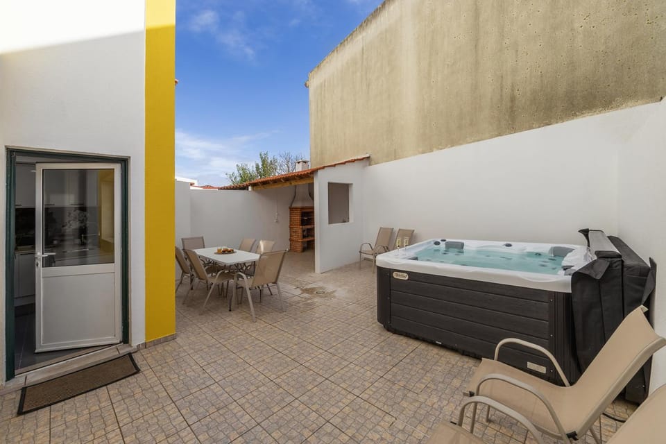 Patio, Off site, Hot Tub, Hot Tub, Balcony/Terrace
