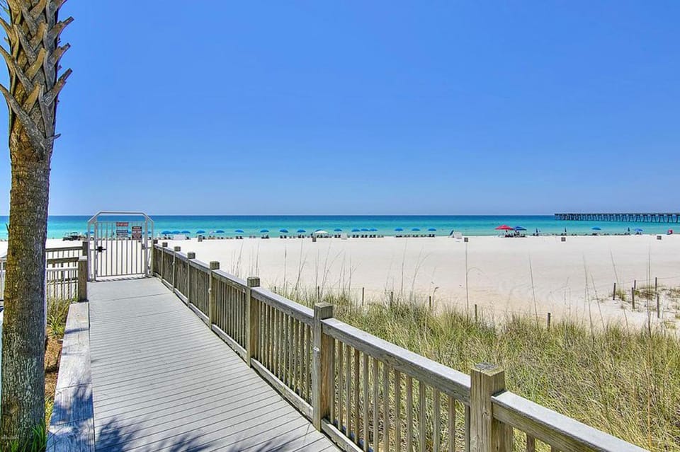 Sterling Reef 405 by Emerald Coast Retreats House in Panama City Beach