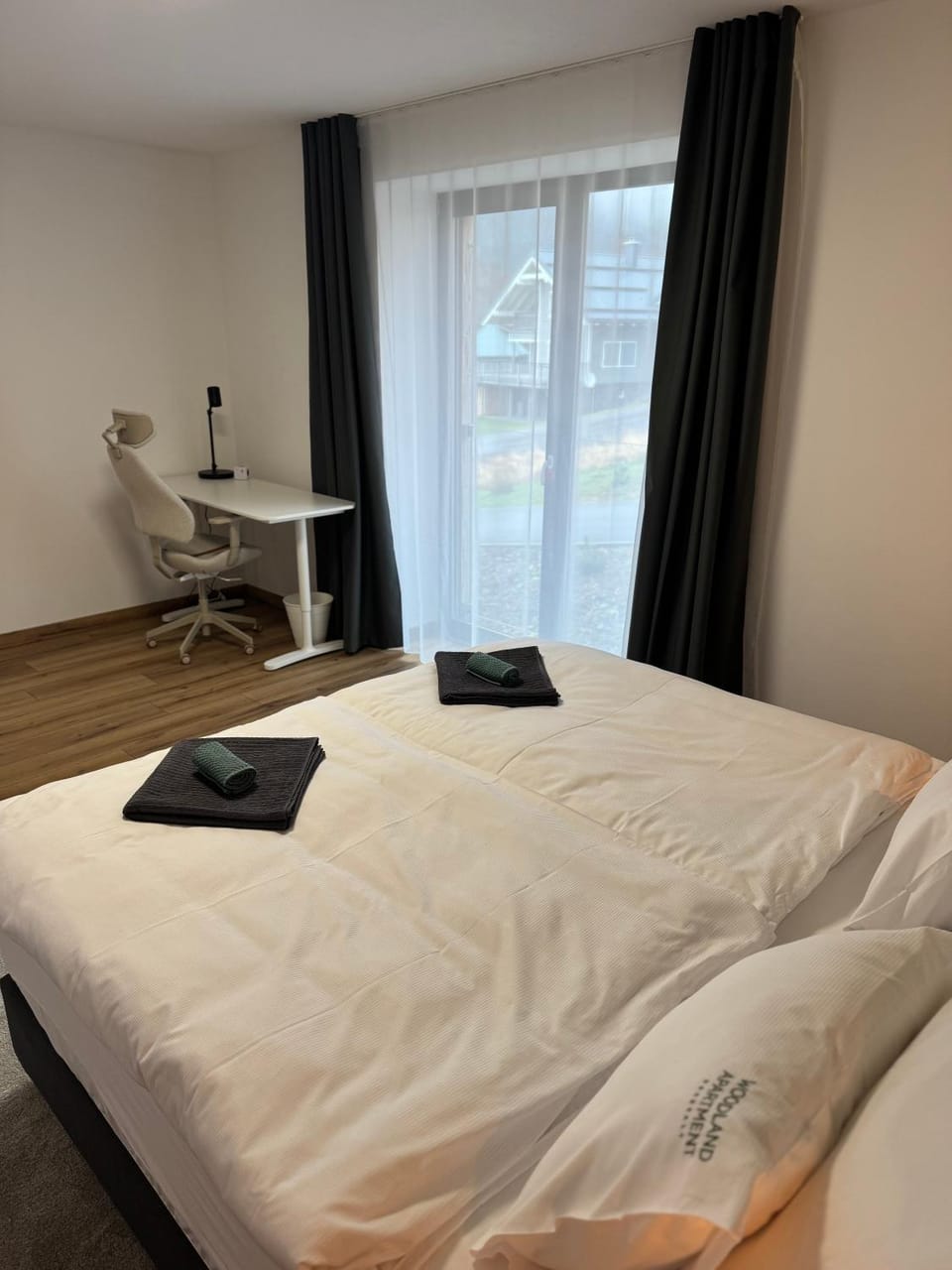 Photo of the whole room, Bedroom