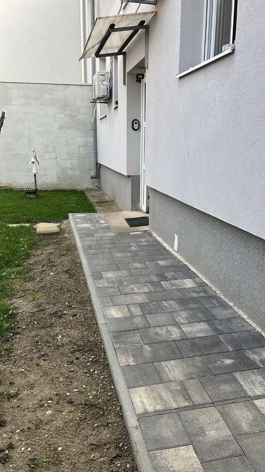 Property building, Neighbourhood